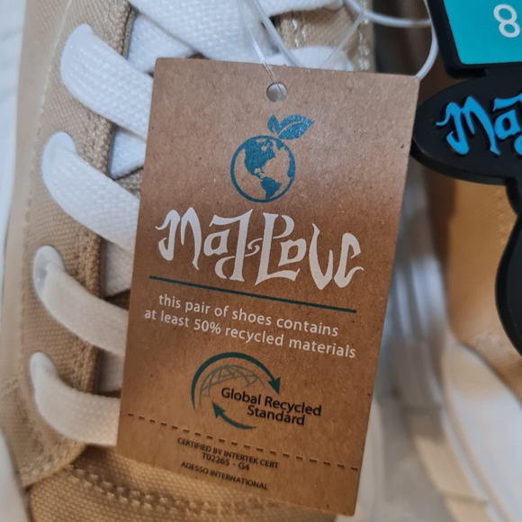 MAD LOVE BUNDLE 4 PAIR SNEAKERS 2 SZ 8, 2 SZ 9 - Picture 4 of 5